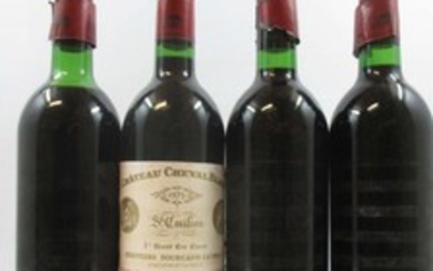 4 bouteilles 1 bt : CHÂTEAU CHEVAL BLANC 1975 1er GCC (A) Saint Emilion (étiquette abimée, léger déchirée, léger décollée)