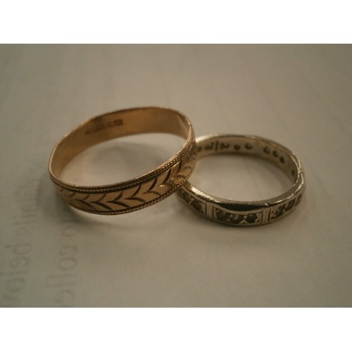 1 white gold ring & 1 yellow gold ring, both Hallmarked. Tot...