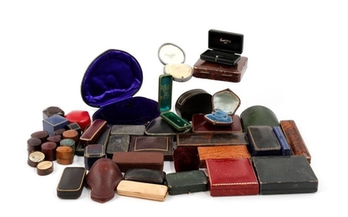 A quantity of antique and modern jewellery boxes,...