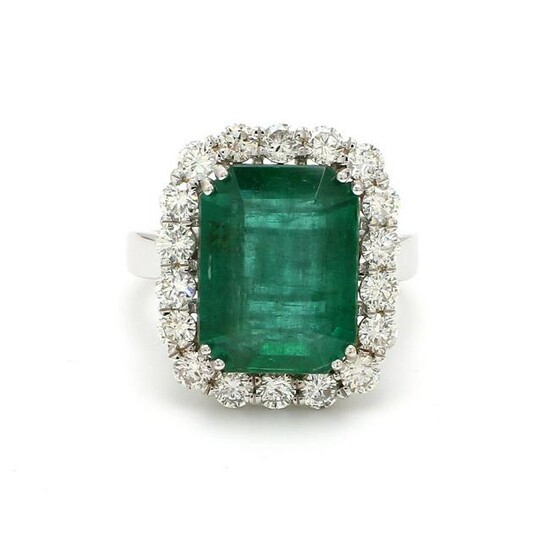 10.1 TCW SI/HI Diamond & Emerald Ring 18kt white gold