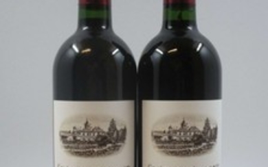 2 bouteilles CHÂTEAU AUSONE 2002 1er GCC (A) Saint Emilion