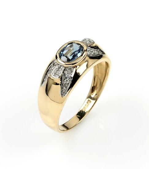 14 kt gold ring with sapphire and...
