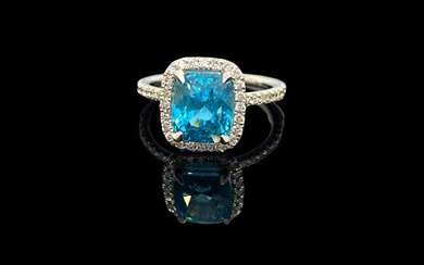 14k White Gold 5.85 ctw Blue Zircon & Diamonds Ring Size 6.25