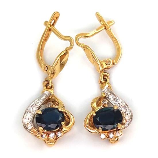 18 kt. White gold, Yellow gold - Earrings - 1.50 ct Sapphire - Ct 0.30 Diamonds - Masterstones 521PT212