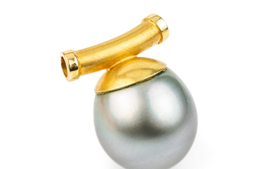 18 kt gold pearl pendant , YG 750/000, grey silvergrey...