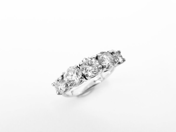 3.50ct diamond five stone ring. 5 x brilliant...