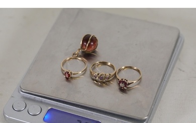 4 9ct Gold Items: 3 Rings, Total Weight 7.60 grams Four 9ct...