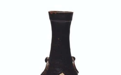 A RARE JIZHOU STENCIL-DECORATED PEAR-SHAPED VASE, SOUTHERN SONG-YUAN DYNASTY, 13TH-14TH CENTURY