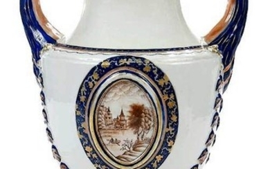 Chinese Export Porcelain Urn