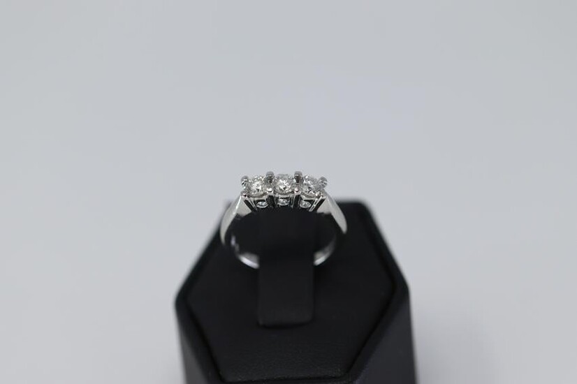 .950 Platinum Diamond ring (1.02ctw)