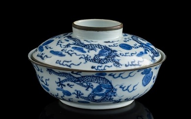 A Chinese blue and white 'dragon' lidded bowl, late 19th century