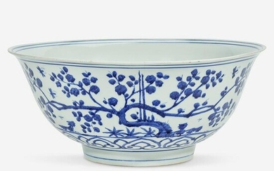 A Chinese blue and white porcelain large bowl