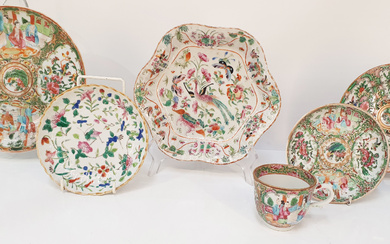 A GROUP OF CHINESE FAMILLE ROSE EXPORT PORCELAIN WARES