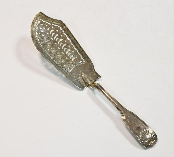 A George III silver fish slice, mark of Paul Storr, London 1818, 'Fiddle, Thread & Shell' pattern