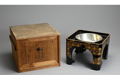 A JAPANESE MEIJI PERIOD (1869-1912) BLACK AND GILT LACQUER S...