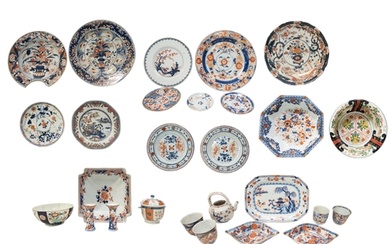 A LARGE AND VARIED COLLECTION OF CHINESE AND JAPANESE IMARI ...