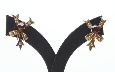A PAIR OF VINTAGE GARNET AND SEED PEARL BOW DESIGN EARRINGS IN 9CT GOLD TO SCREW BACK FITTINGS