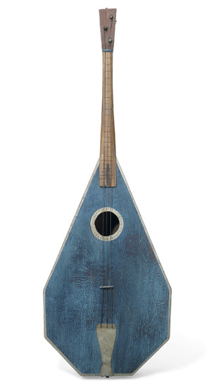 A SILVER-PLATED COPPER-MOUNTED OAK CONTRABASS BALALAIKA, NORTH AMERICAN, EARLY 20TH CENTURY