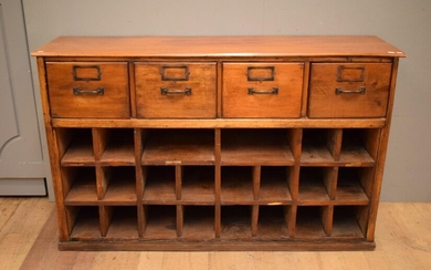 A SUBSTANTIAL SIDEBOARD WITH FOUR DRAWERS AND PIGEON HOLES (96H X 157W X 43D CM)