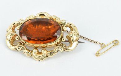 A VICTORIAN 9CT GOLD MOURNING BROOCH