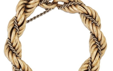 A large Prince-of-Wales link bracelet, of reeded link design with central smaller Prince-of-Wales chain detail, opposing clasp ring deficient, length 21.5cm