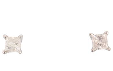 A pair of 14ct white gold 0.2ct solitaire diamond earrings, ...
