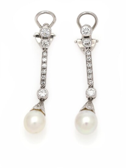 NOT SOLD. A pair of diamond and pearl ear clip pendants each set with numerous diamonds and a cultured pearl, mounted in 14k white gold. L. app. 4 cm. (2) – Bruun Rasmussen Auctioneers of Fine Art