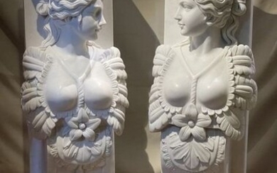 A pair of figural pilasters (2) - Marble - 21st century