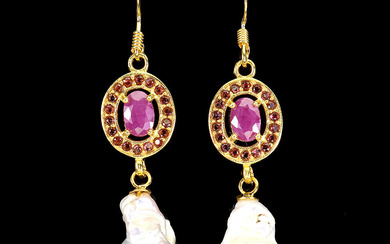 A pair of gold on 925 silver drop earrings set with baroque pearls and rubies, L. 5cm.