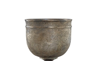 A silver stem cup, Tang dynasty 唐 銀鏨纏枝葡萄鳥紋高足盃, A silver stem cup, Tang dynasty 唐 銀鏨纏枝葡萄鳥紋高足盃