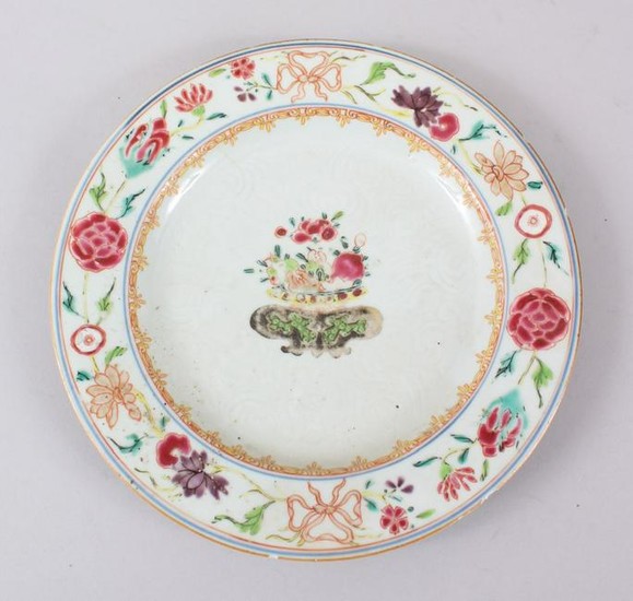 AN 18TH CENTURY CHINESE FAMILLE ROSE PORCELAIN PLATE