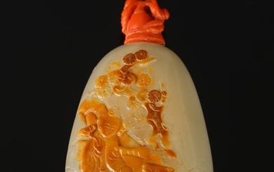 AN AGATE CARVED 'BOY AND DEER' SNUFF BOTTLE