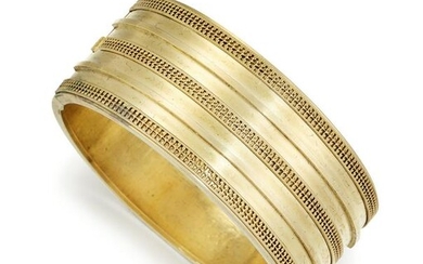 AN ETRUSCAN REVIVAL CUFF/BANGLE, the broad hinged