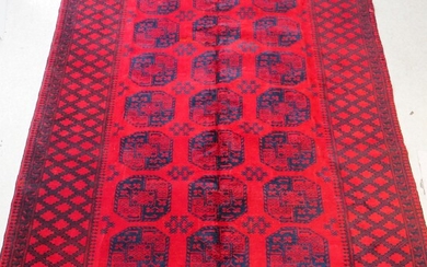 Afghan : Tapis, laine aux points noués main, décor avec médaillon central en forme de...