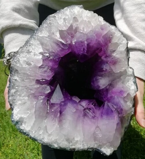 Amethyst (purple variety of quartz) Geode - 22×20×24 cm - 9.6 kg