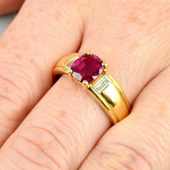 An 18ct gold Thai ruby single-stone ring, with