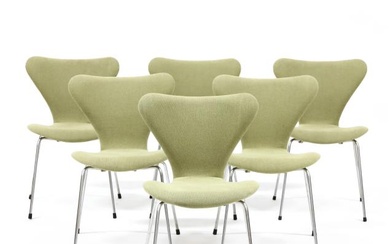Arne Jacobsen, Set of Six "Series 7" Chairs