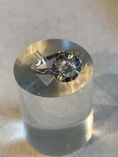 BAGUE solitaire monture or gris et platine avec diamant pesant env 0.20 carat poids 3.9...