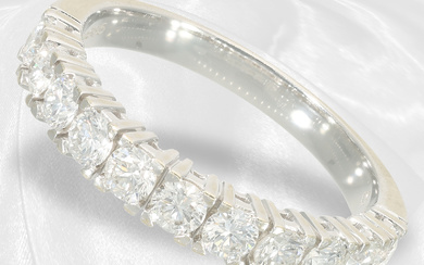 Beautiful half-memoire ring in 14K white gold set with diamonds, approx. 1ct