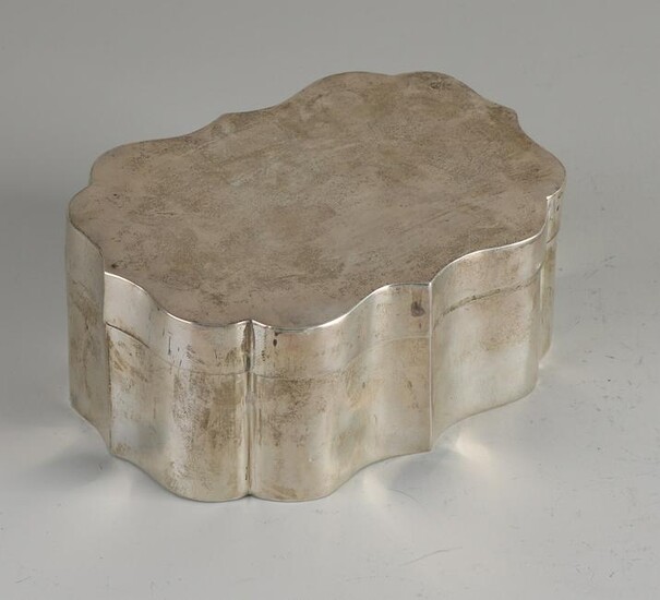 Beautiful silver biscuit tin, 835/000, rectangular