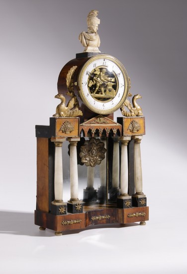 Biedermeier Portaluhr mit Automat "Amor schmiedet Liebespfeile", Donaumonarchie um 1820/30