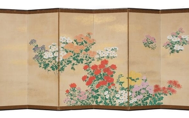 Byobu, Folding screen - Paper, Wood - Extraordinary large 6 panel byobu screen with a painting of chrysanthemum flowers on a "Nashi" gold - Japan - Meiji period (1868-1912)