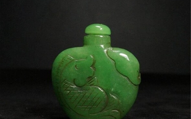 CHINESE GREEN SNUFF BOTTLE