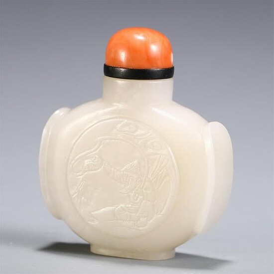 CHINESE HETIAN JADE CARVED SNUFF BOTTLE