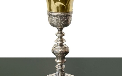 Chalice in hand-chiseled and embossed silver, XVIII century