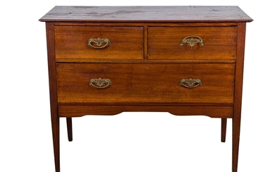 Chest of drawers in walnut early 20th century