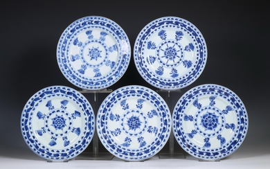 China, set of five blue and white porcelain plates, Kangxi period (1662-1722)