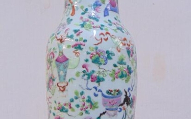 Chinese porcelain vase, decorated with vases, flowers