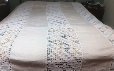 Crochet bed quilt, and stripes in 100% pure linen (tow) from a private collection in Portugal