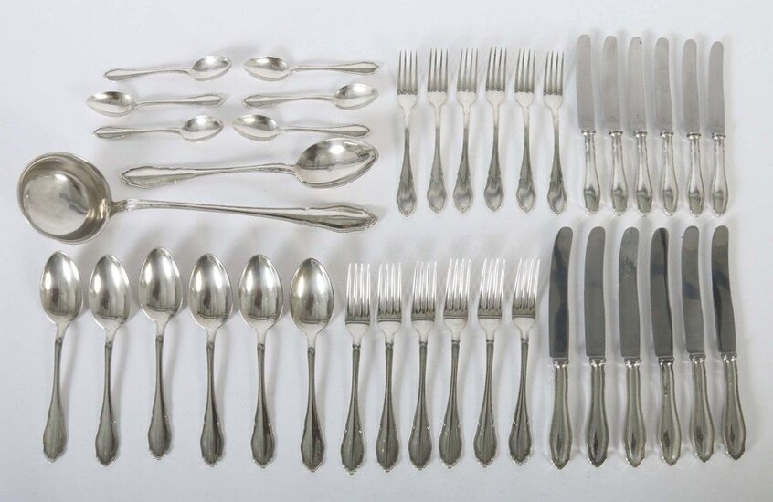 Cutlery for 6 persons Gebrüder Reiner, Krumbach, after 1910, silver 800, approx. 1537 g (without starter and table knife), these approx. 820 g, 38 pcs. consisting of: 6x starter fork, 6x starter knife, 6x table spoon, 6x table fork, 6x table knife, 6x...